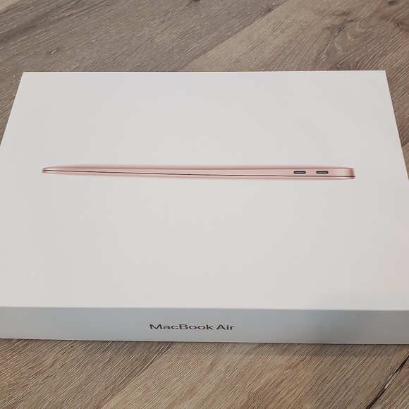 Macbook Air M1, 16GB RAM, 256GB Storage, GOLD, 99% LIKE NEW - Picture 1 of 12